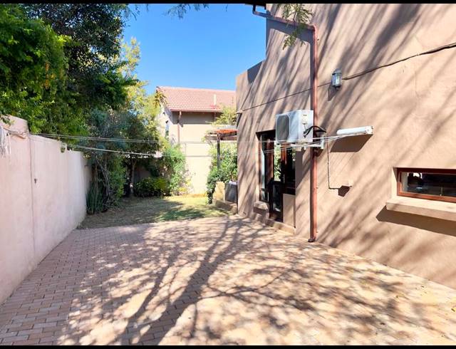 3 BEDROOM HOUSE FOR SALE IN CRAIGAVON